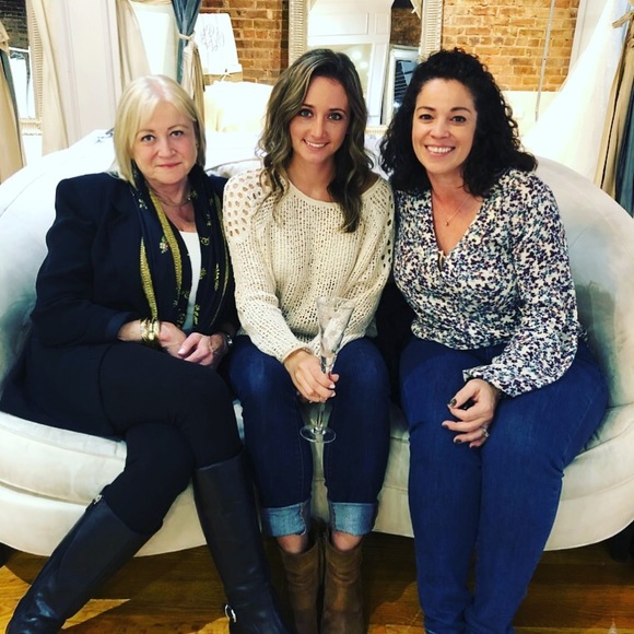 Meet your Posher, Alexandra - Picture 1 of 1